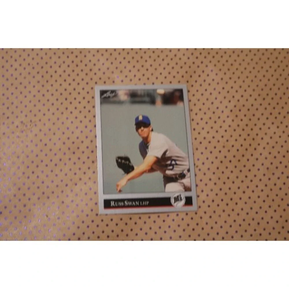 Russ Swan #203 Baseball Card (1992)